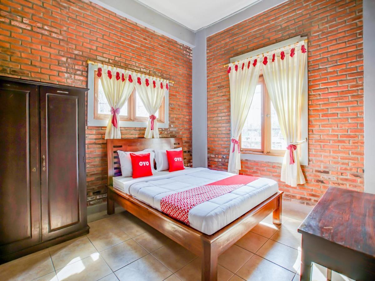 Oyo 3896 Villa Pesona Wisata Puncak Cianjur Kültér fotó